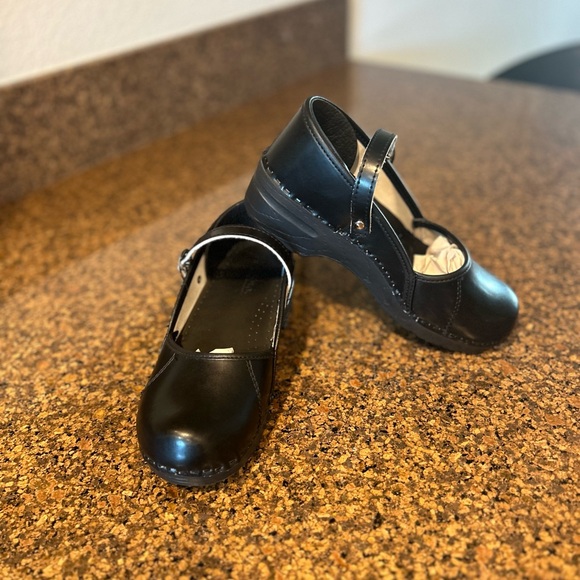 Bjork Marcella Mary Jane Black Leather Clogs Size: EU: 37 US: 6.5 - Picture 4 of 9